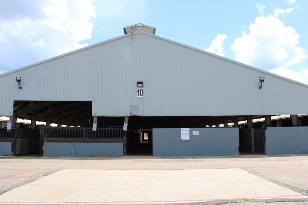 Barn 10